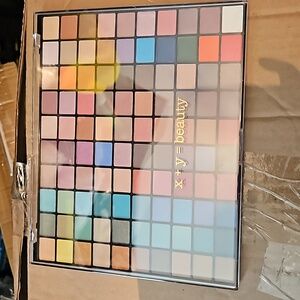 Brand new eyeshadow kit